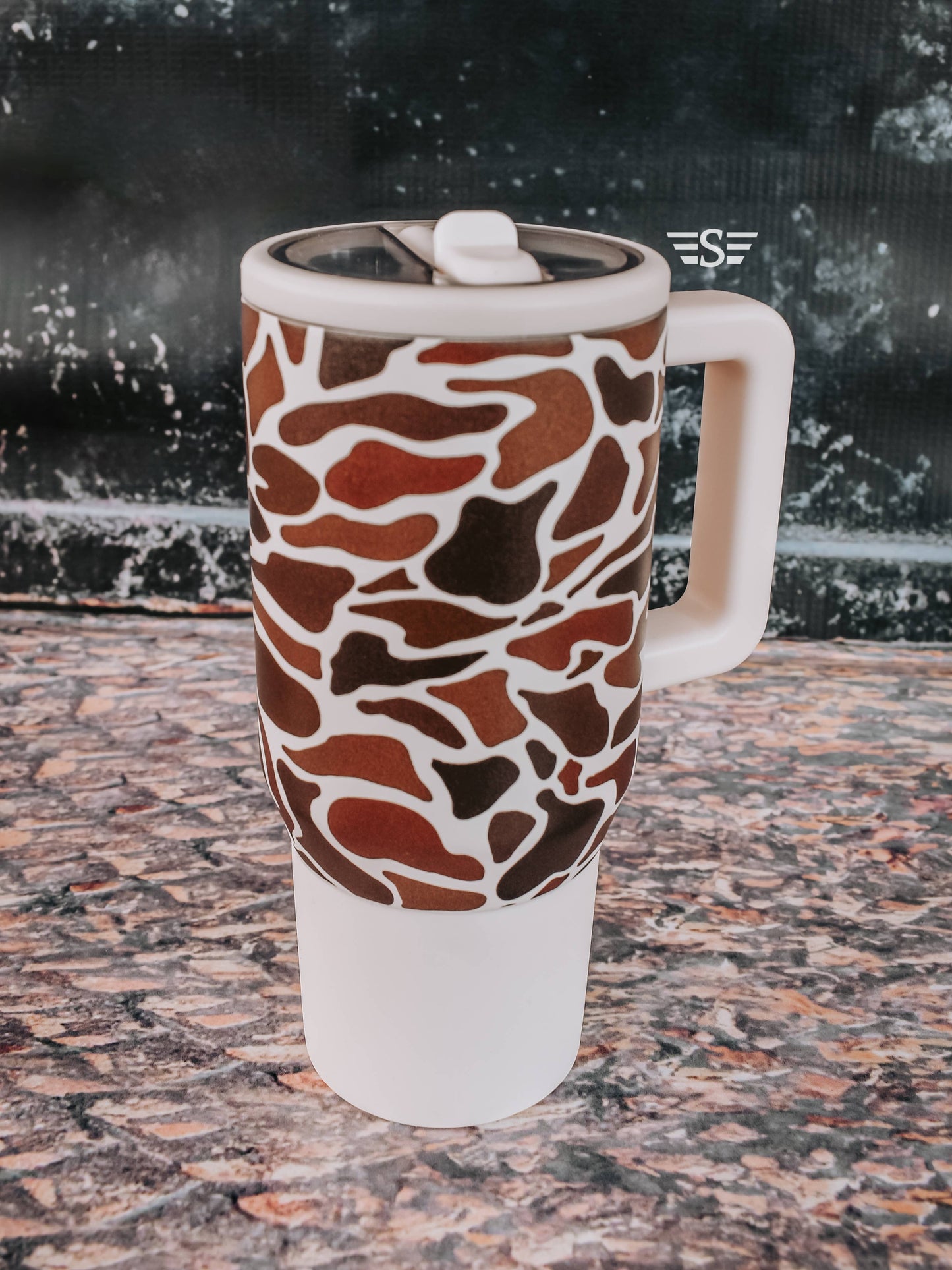 Duck Camo Flip Lid Tumbler: 40oz