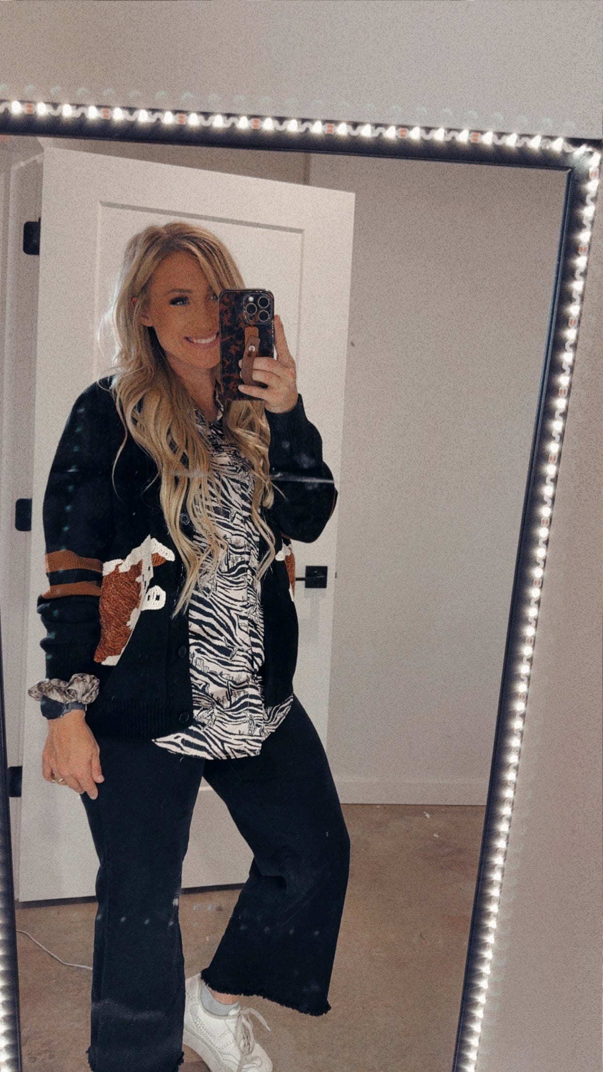 Cattle Cardi—Black Hereford