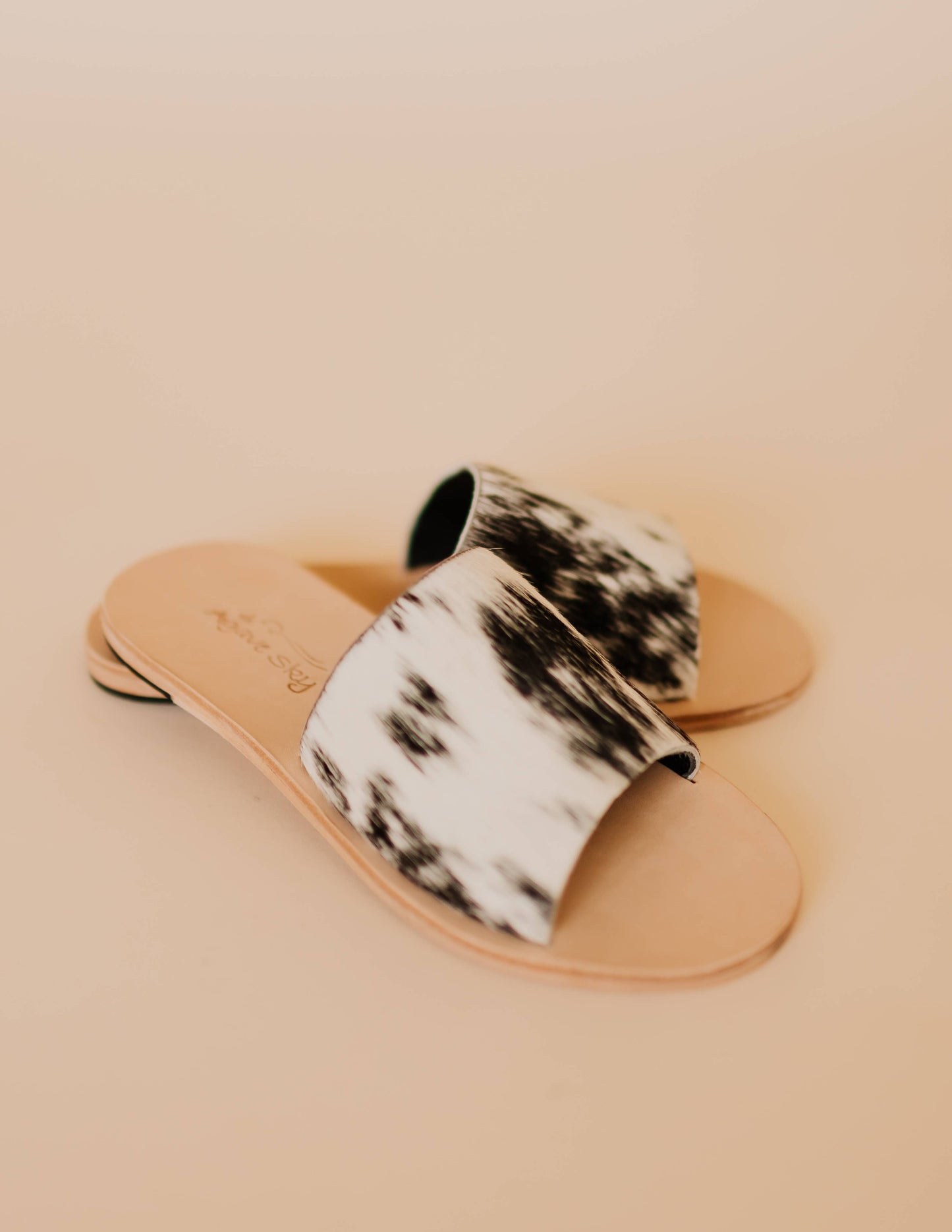 Nadia Cowhide Slides: Salt & Pepper