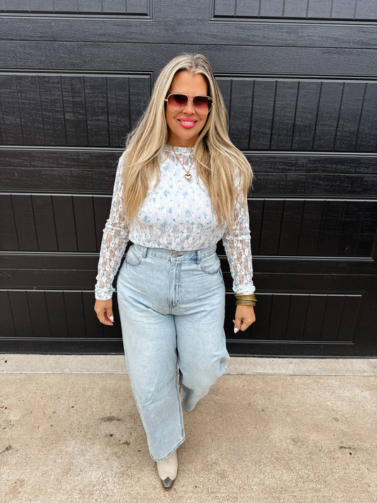 High Waist Barrel Jeans: Light Wash