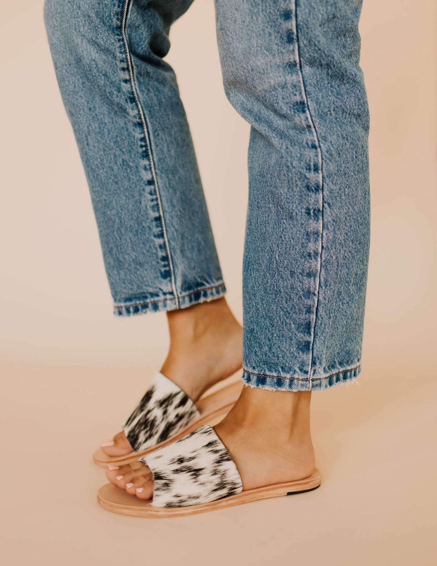 Nadia Cowhide Slides: Salt & Pepper
