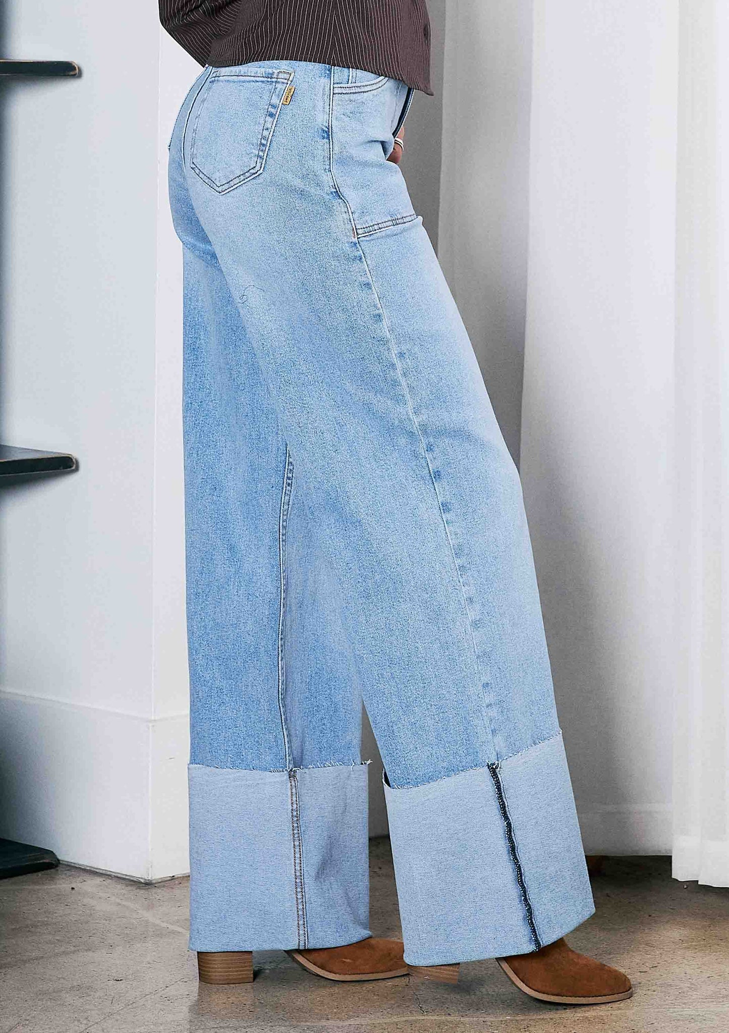 Wide Leg High Waisted Jeans with Comfort Stretch- Light Stone
